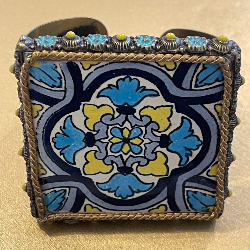Ollipop tile cuff bracelet